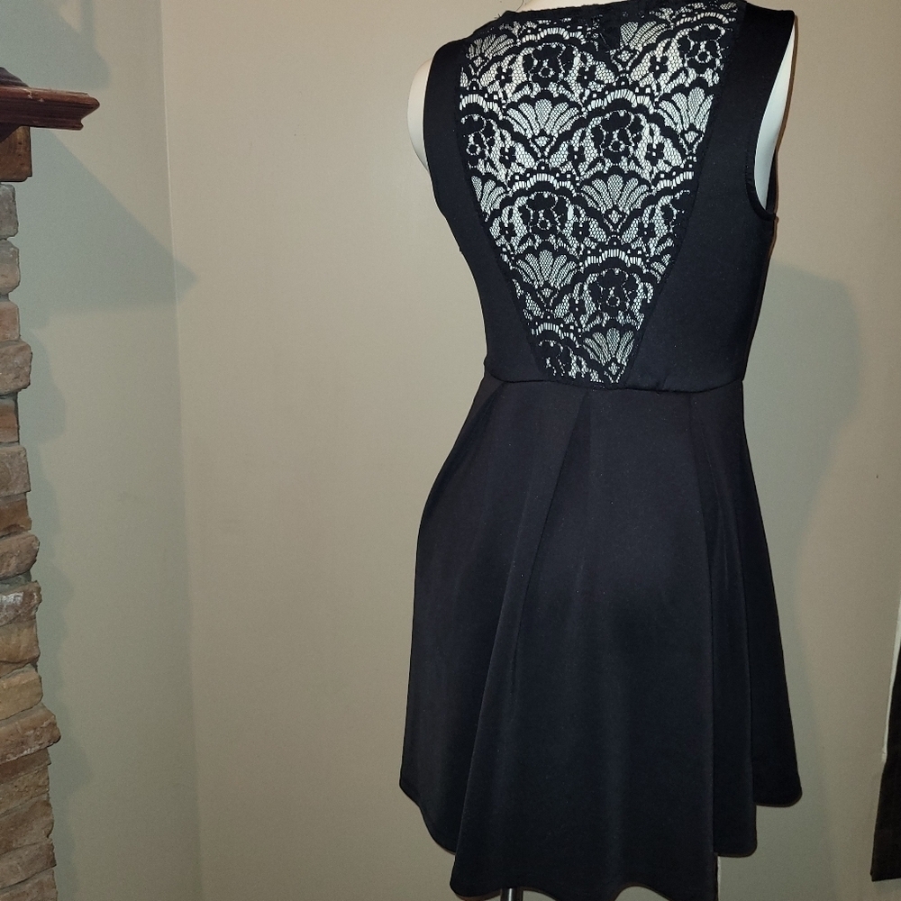 Forever 21 - Picture 2 of 3
